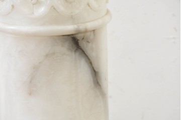 イタリアヴィンテージ　アラバスター(雪花石膏)　花台としても使えるコラムライト　(R-089568)