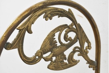 イギリスアンティーク　1910年から1930年頃　淡いグリーンシェードと鳥のレリーフが魅力の吊り下げ型ウォールライト　(R-089572)