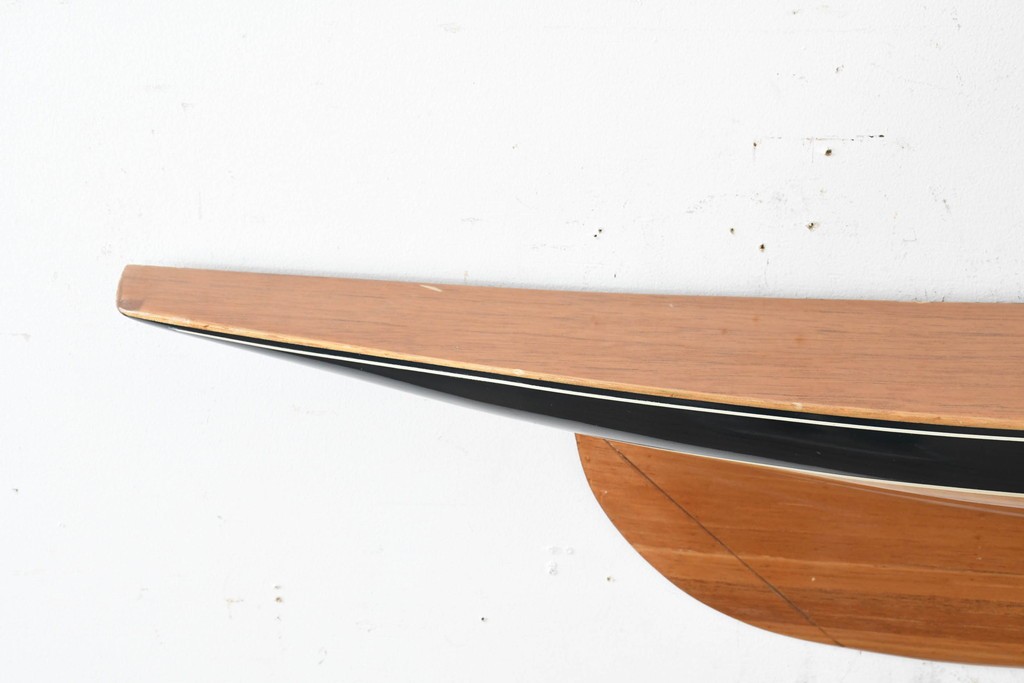 アメリカヴィンテージ　エンデバー号　Half Hull Model(ハーフハルモデル)　木製　船体半面模型のウォールディスプレイ　(R-089574)