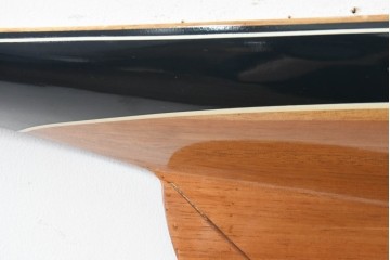 アメリカヴィンテージ　エンデバー号　Half Hull Model(ハーフハルモデル)　木製　船体半面模型のウォールディスプレイ　(R-089574)