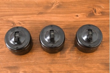 イギリスアンティーク　1930年頃　レトロなベークライトスイッチ3点セット　※ディスプレイ用　(R-089576)