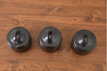 イギリスアンティーク　1930年頃　レトロなベークライトスイッチ3点セット　※ディスプレイ用　(R-089577)