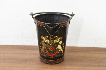 イギリスヴィンテージ　1950年頃　エンブレム装飾の英国コールバケツ　(R-089579)