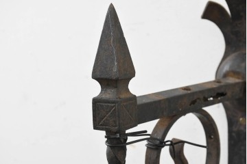 イギリスアンティーク　1920年頃　ロートアイアン　ゴシック調装飾のウォールライト　(R-089585)