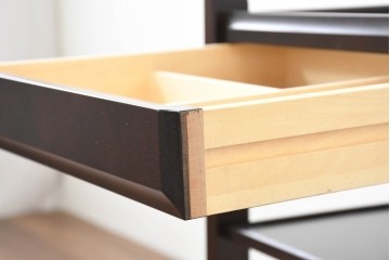 和製ヴィンテージ　希少!　絶版品　北海道民芸家具　クラシカルな佇まいが目を引くキャスターワゴン　(R-089590)