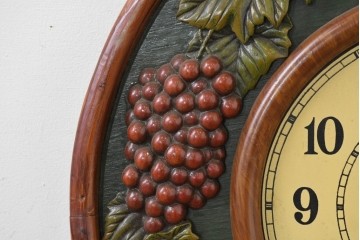 フランスヴィンテージ　Country Corner(カントリーコーナー)　DEWBERRY LONDONシリーズ　葡萄装飾が目を引く壁掛け時計　(R-089595)