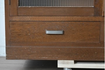 《天板取り付け加工費込み》　和製ヴィンテージ　モールガラス入り扉と引き出し付きの収納棚　(R-089605)