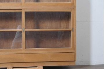 和製ヴィンテージ　昭和レトロ　収納力を備えた重ねガラス戸棚　(R-089606)