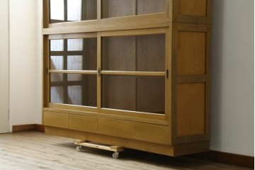和製ヴィンテージ　昭和レトロ　収納力を備えた重ねガラス戸棚　(R-089606)