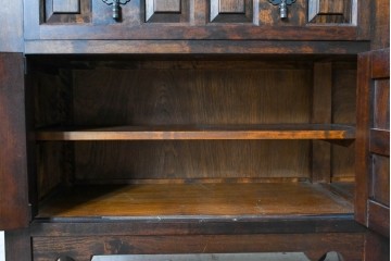 中古　松本民芸家具　クラシカルで高級感漂うSP型皿棚　定価約150万円　(R-089609)