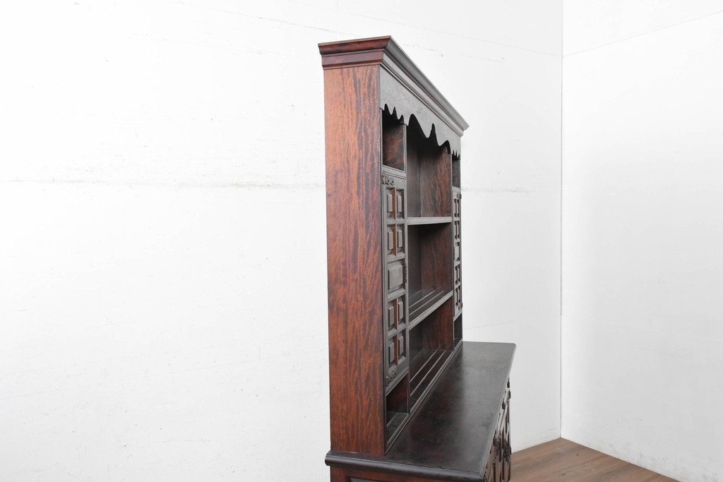 中古　松本民芸家具　クラシカルで高級感漂うSP型皿棚　定価約150万円　(R-089609)
