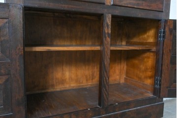 中古　美品　希少な絶版品　松本民芸家具　重厚なE型食器棚　(R-089612)