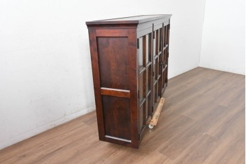 《台輪取り付け加工費込み》　中古　希少な廃番品　北海道民芸家具　格子ガラス扉のサイドボード　(R-089613)