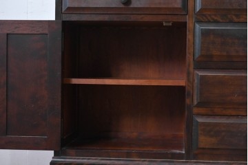 《天板取り付け加工費込み》　中古　希少な廃番品　和洋を問わず馴染むクラシカルな意匠の北海道民芸家具　サイドボード　(R-089614)
