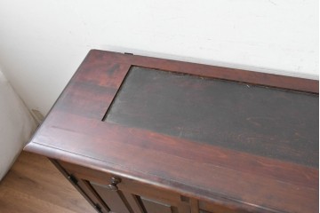《天板取り付け加工費込み》　中古　希少な廃番品　和洋を問わず馴染むクラシカルな意匠の北海道民芸家具　サイドボード　(R-089614)