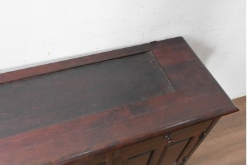 《天板取り付け加工費込み》　中古　希少な廃番品　和洋を問わず馴染むクラシカルな意匠の北海道民芸家具　サイドボード　(R-089614)