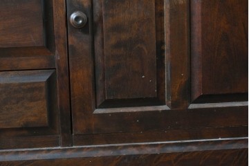 《天板取り付け加工費込み》　中古　希少な廃番品　和洋を問わず馴染むクラシカルな意匠の北海道民芸家具　サイドボード　(R-089614)