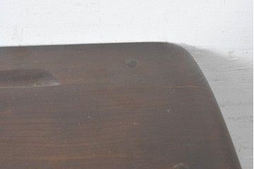 イギリスヴィンテージ　1970年頃　ERCOL(アーコール)　彫り装飾が美しい大型サイドボード　(R-089616)