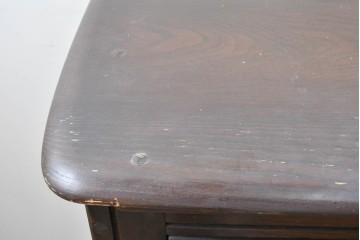 イギリスヴィンテージ　1970年頃　ERCOL(アーコール)　彫り装飾が美しい大型サイドボード　(R-089616)