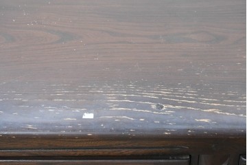 イギリスヴィンテージ　1970年頃　ERCOL(アーコール)　彫り装飾が美しい大型サイドボード　(R-089616)