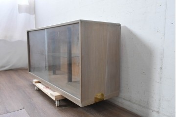 中古　国産職人手作り　総桐材　並厚　端正な木肌とガラス戸の組み合わせが上品なローボード　(R-089618)