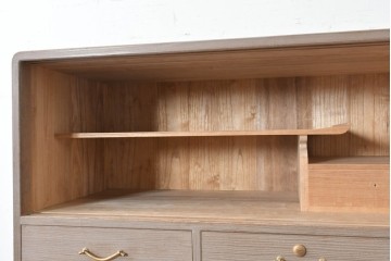 中古　国産職人手作り　並厚　金地に草花と鳥を描いた上品な引き戸が目を引く総桐箪笥　(R-089621)