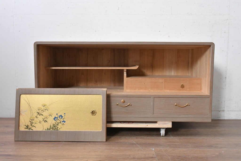 中古　国産職人手作り　総桐材　並厚　金地に草花と小鳥を描いた引き戸が上品なローボード　(R-089622)