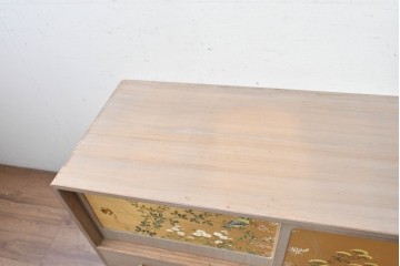 中古　国産職人手作り　総桐材　並厚　金地に草花と小鳥を描いた引き戸が上品なローボード　(R-089622)