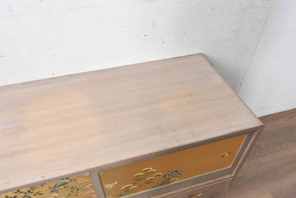 中古　国産職人手作り　総桐材　並厚　金地に草花と小鳥を描いた引き戸が上品なローボード　(R-089622)