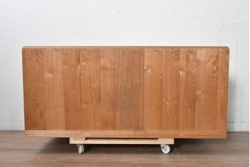 中古　国産職人手作り　総桐材　並厚　金地に草花と小鳥を描いた引き戸が上品なローボード　(R-089622)