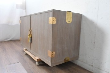 《天板取り付け加工費込み》　中古　国産職人手作り　並厚　繊細な透かし金具と房飾りが上品な総桐着物箪笥　(R-089623)