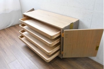 《天板取り付け加工費込み》　中古　国産職人手作り　並厚　繊細な透かし金具と房飾りが上品な総桐着物箪笥　(R-089623)
