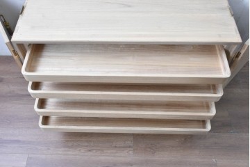 《天板取り付け加工費込み》　中古　国産職人手作り　並厚　繊細な透かし金具と房飾りが上品な総桐着物箪笥　(R-089623)
