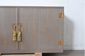 《天板取り付け加工費込み》　中古　国産職人手作り　並厚　繊細な透かし金具と房飾りが上品な総桐着物箪笥　(R-089623)