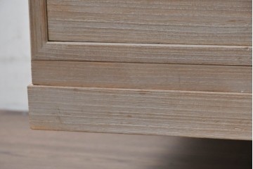 《天板取り付け加工費込み》　中古　国産職人手作り　並厚　桐の優しい色合いと金色の取っ手が上品な総桐箪笥　(R-089624)