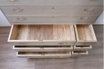 中古　国産職人手作り　並厚　金地に梅花と小鳥の図が華やかさを添える総桐箪笥　(R-089625)