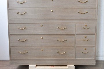 中古　国産職人手作り　並厚　金地に梅花と小鳥の図が華やかさを添える総桐箪笥　(R-089625)