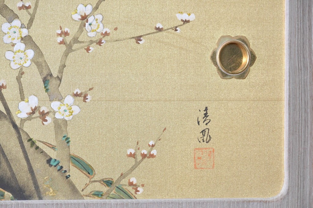中古　国産職人手作り　並厚　金地に梅花と小鳥の図が華やかさを添える総桐箪笥　(R-089625)