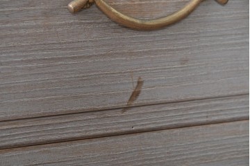 中古　国産職人手作り　並厚　金地に梅花と小鳥の図が華やかさを添える総桐箪笥　(R-089625)