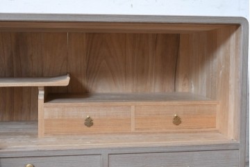 中古　国産職人手作り　総桐材　並厚　梅花に小鳥の図が上品なローボード　(R-089626)