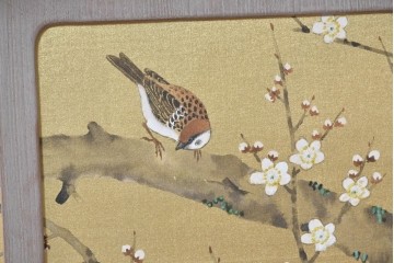 中古　国産職人手作り　総桐材　並厚　梅花に小鳥の図が上品なローボード　(R-089626)