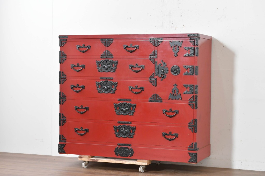 中古　岩谷堂箪笥　943清衡2号　鮮やかな朱塗りの整理タンス　定価約120万円　(R-089629)