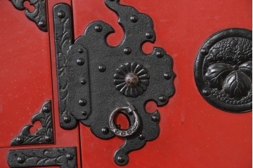 中古　岩谷堂箪笥　943清衡2号　鮮やかな朱塗りの整理タンス　定価約120万円　(R-089629)