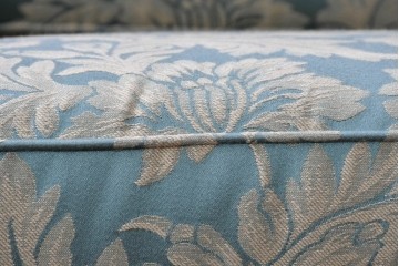 中古　美品　maruni(マルニ木工)　モナコハイ　優雅な花柄ファブリックが上品な2人掛けソファ　定価約26万円　(R-089633)