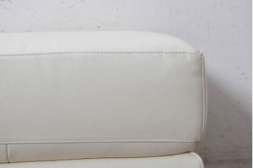 中古　IDC大塚家具　L/Sシリーズ　本革　すっきりとしたホワイトカラーのオットマン　定価約7万円　(R-089636)
