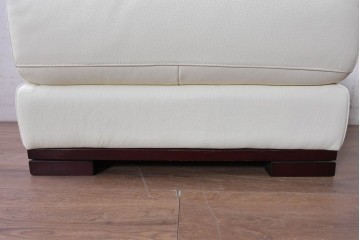 中古　IDC大塚家具　L/Sシリーズ　本革　すっきりとしたホワイトカラーのオットマン　定価約7万円　(R-089636)