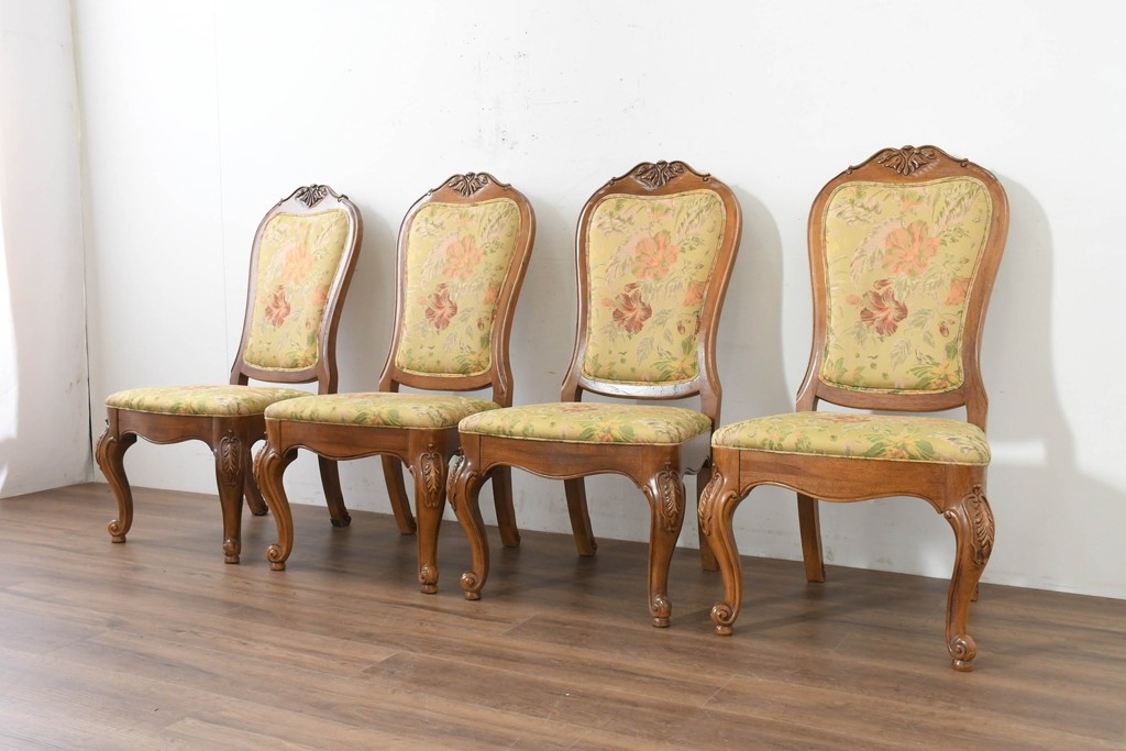 中古　アメリカ　美品　高級輸入家具　オーク材　花柄ファブリックと彫刻が優美なダイニングチェア4脚セット　(R-089638)