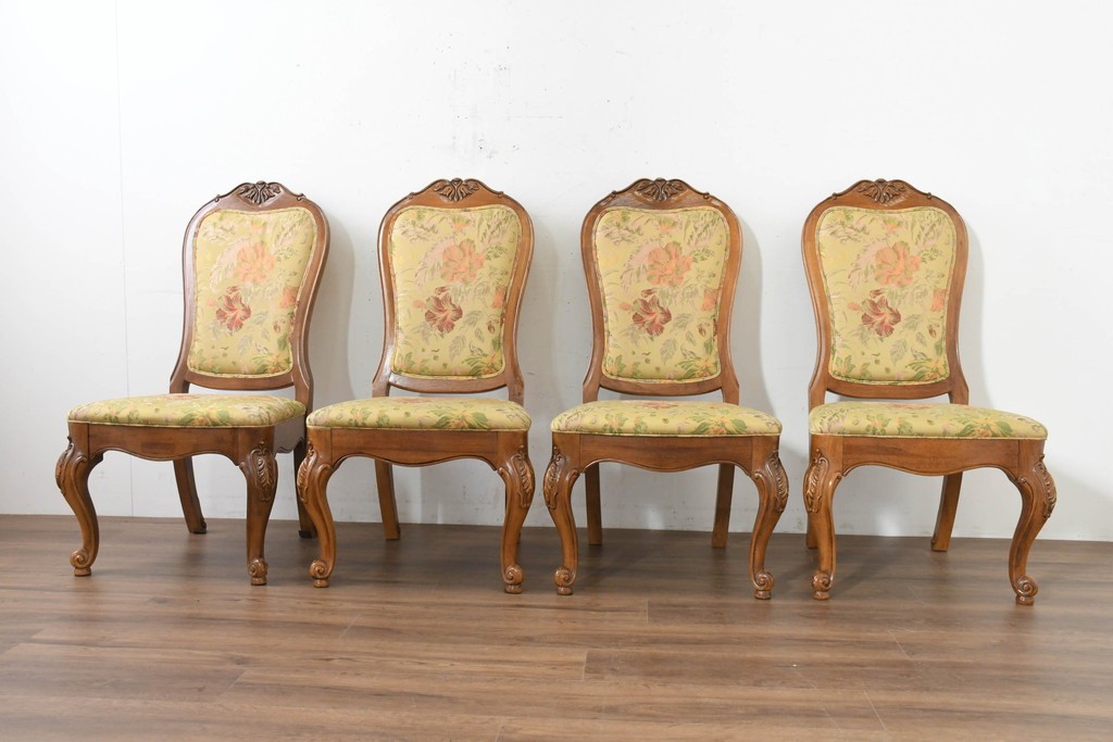 中古　アメリカ　美品　高級輸入家具　オーク材　花柄ファブリックと彫刻が優美なダイニングチェア4脚セット　(R-089638)