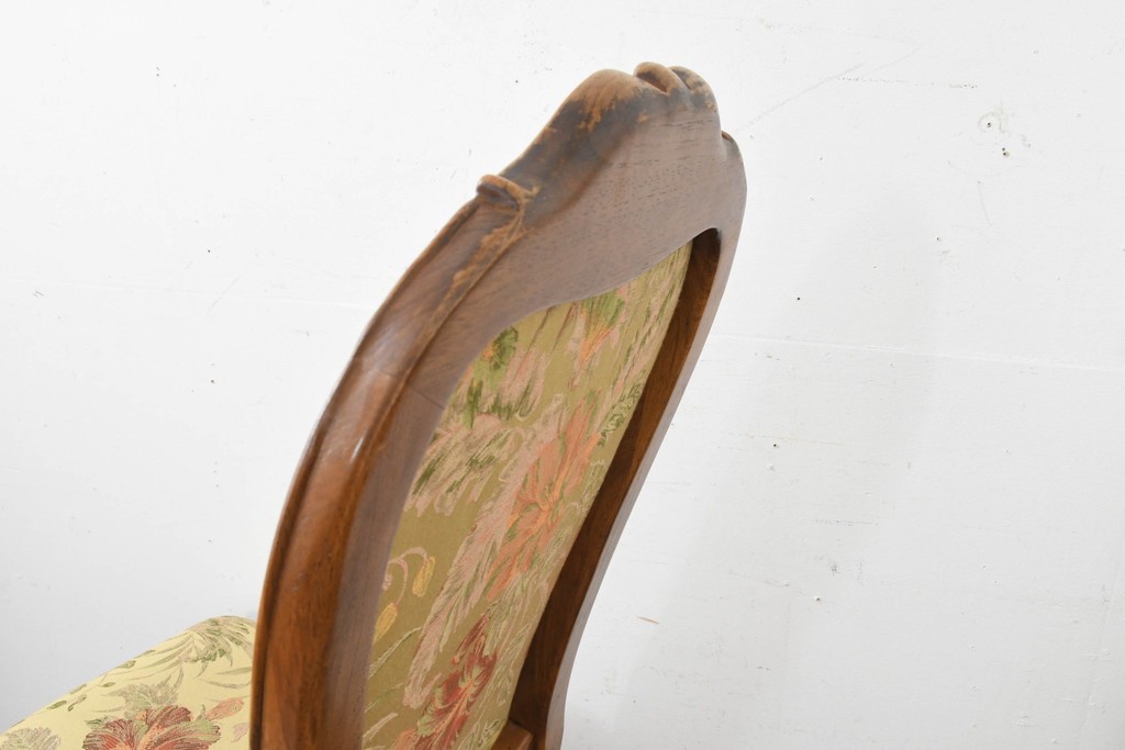 中古　アメリカ　美品　高級輸入家具　オーク材　花柄ファブリックと彫刻が優美なダイニングチェア4脚セット　(R-089638)