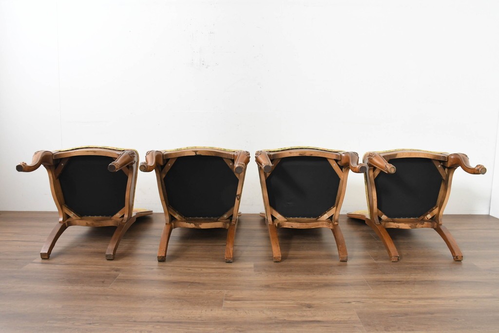 中古　アメリカ　美品　高級輸入家具　オーク材　花柄ファブリックと彫刻が優美なダイニングチェア4脚セット　(R-089638)